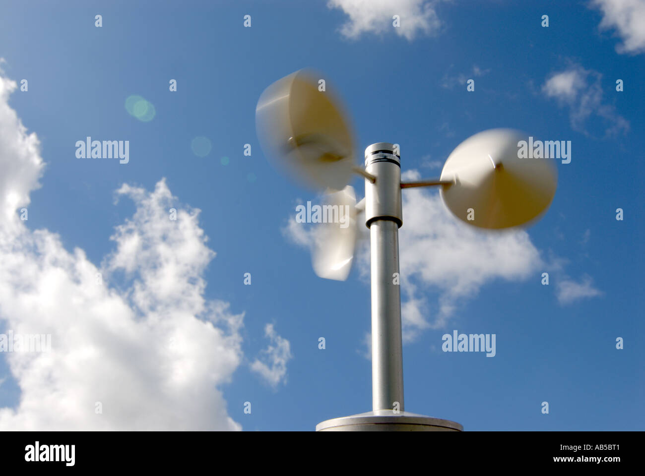 Un anemometro utilizzati per il monitoraggio della velocità di vento. Foto Stock