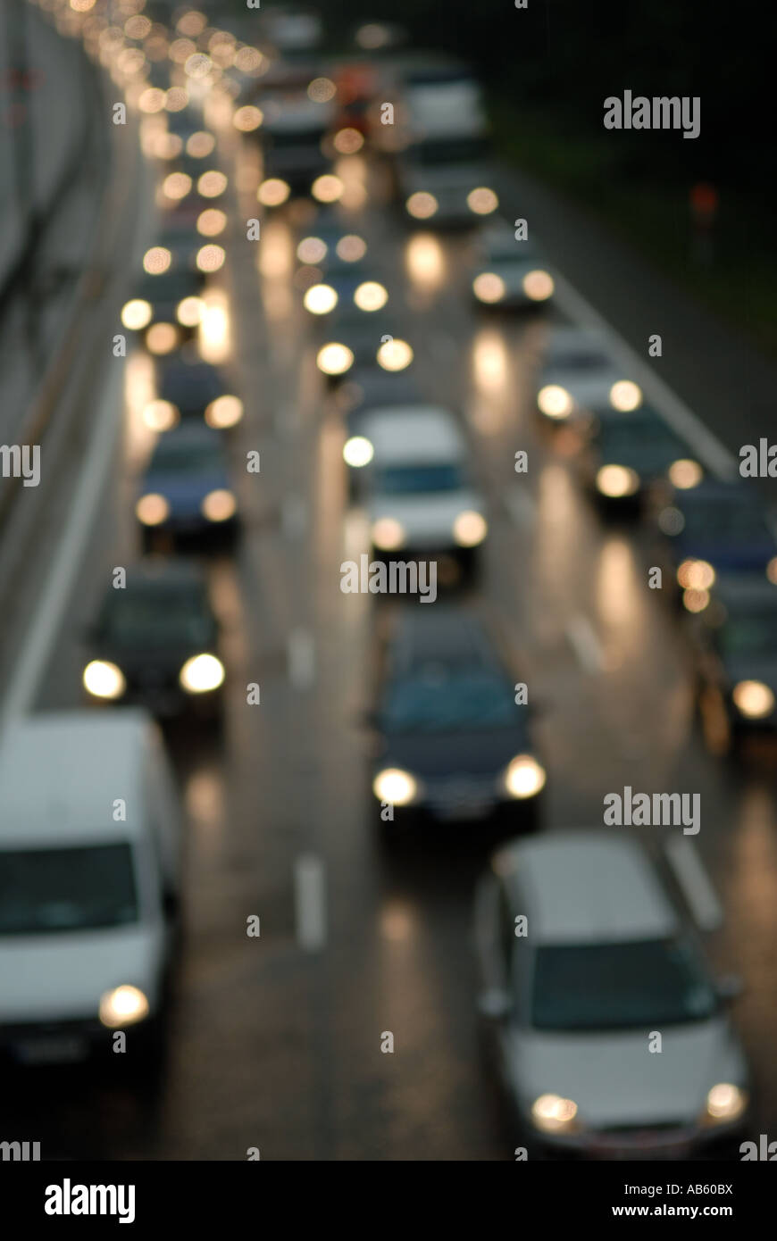 La congestione del traffico su autostrada. Foto Stock