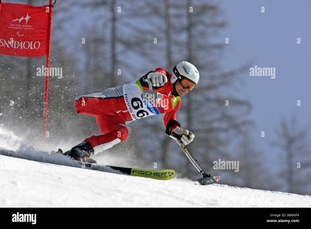 Michal Nevrkla LW2 della Repubblica ceca sul suo secondo run del Mens Sci Alpino Slalom Gigante concorso permanente Foto Stock
