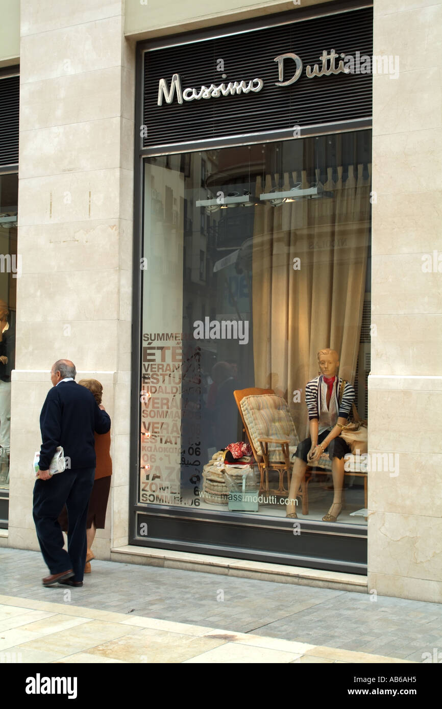 Massimo Dutti fashion store a Malaga Spagna del sud Europa Foto stock -  Alamy