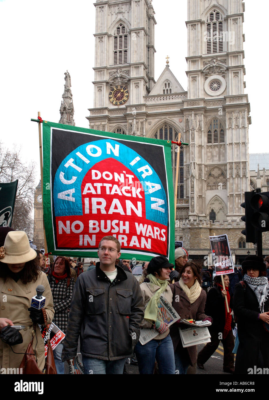 Manifestazione a Londra la marcatura 3° anno anniversario dell invasione dell Iraq governo chiedendo a fine carriera e non invadono l'Iran 1 Foto Stock