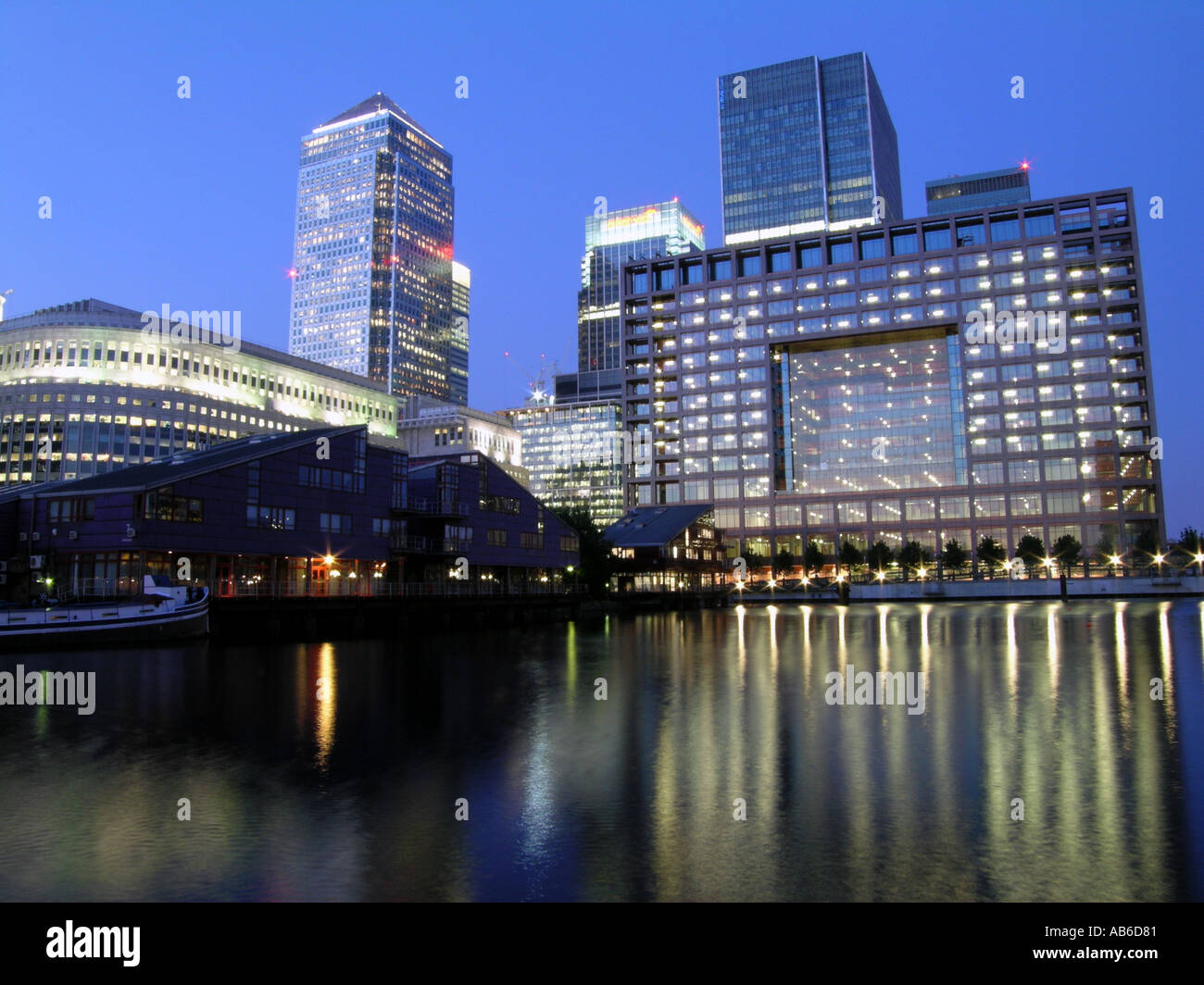 Canary Wharf Docklands Londra Inghilterra Regno Unito Regno Unito Regno Unito al tramonto Foto Stock