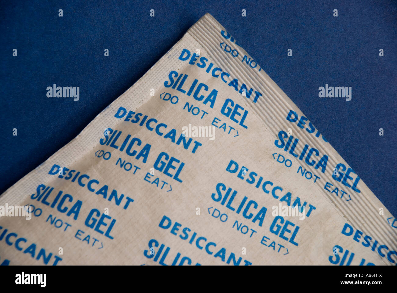 Gel di silice in un pacchetto Foto Stock