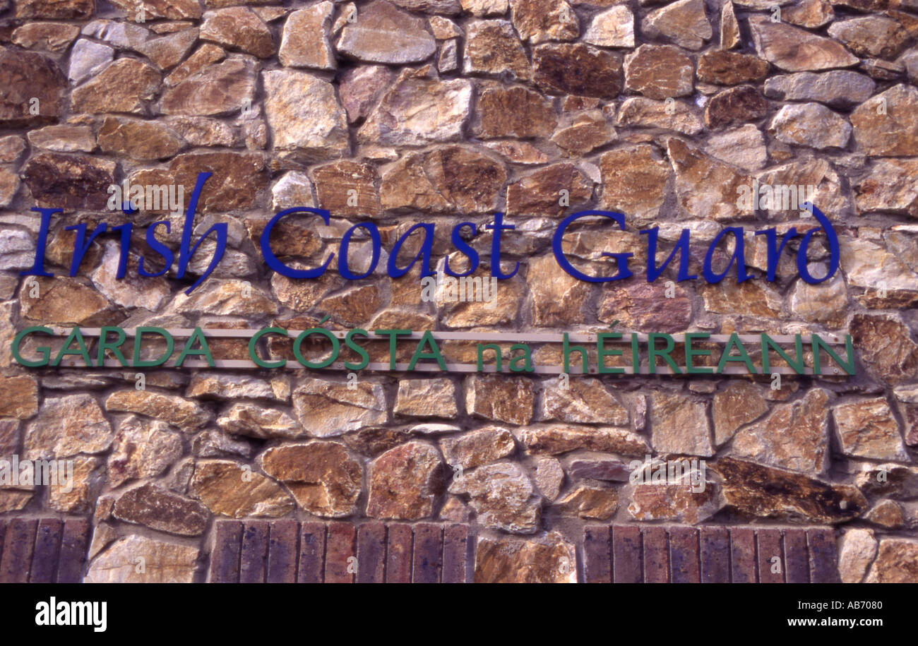 Stazione della Guardia costiera Howth harbour Irlanda Foto Stock