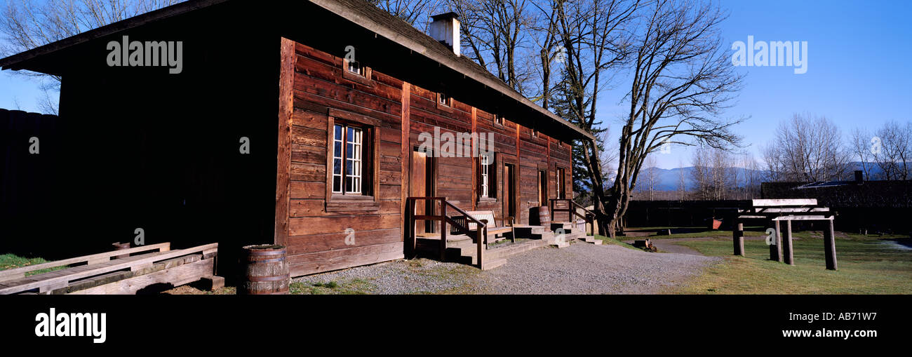 Fort Langley National Historic Site, BC, British Columbia, Canada - Servi quarti e Sawpit Foto Stock