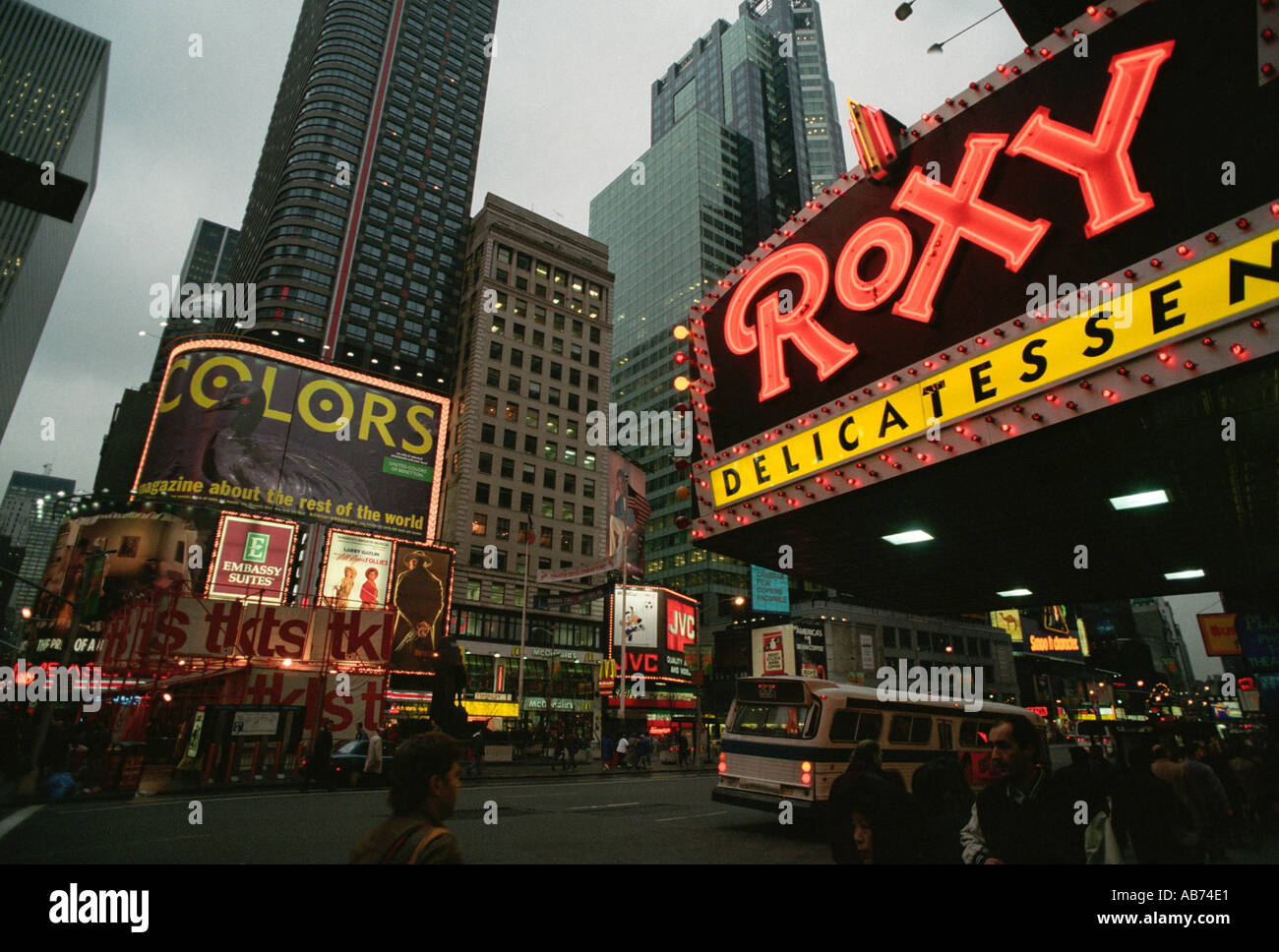 New York STATI UNITI D'AMERICA 1993 Le luci luminose di Times Square Foto Stock