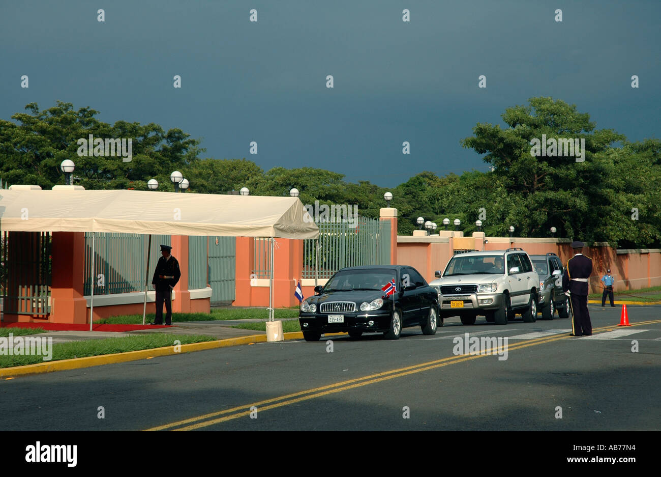 Delegazione straniere in arrivo al Palazzo Presidenziale, Managua, Nicaragua america centrale Foto Stock