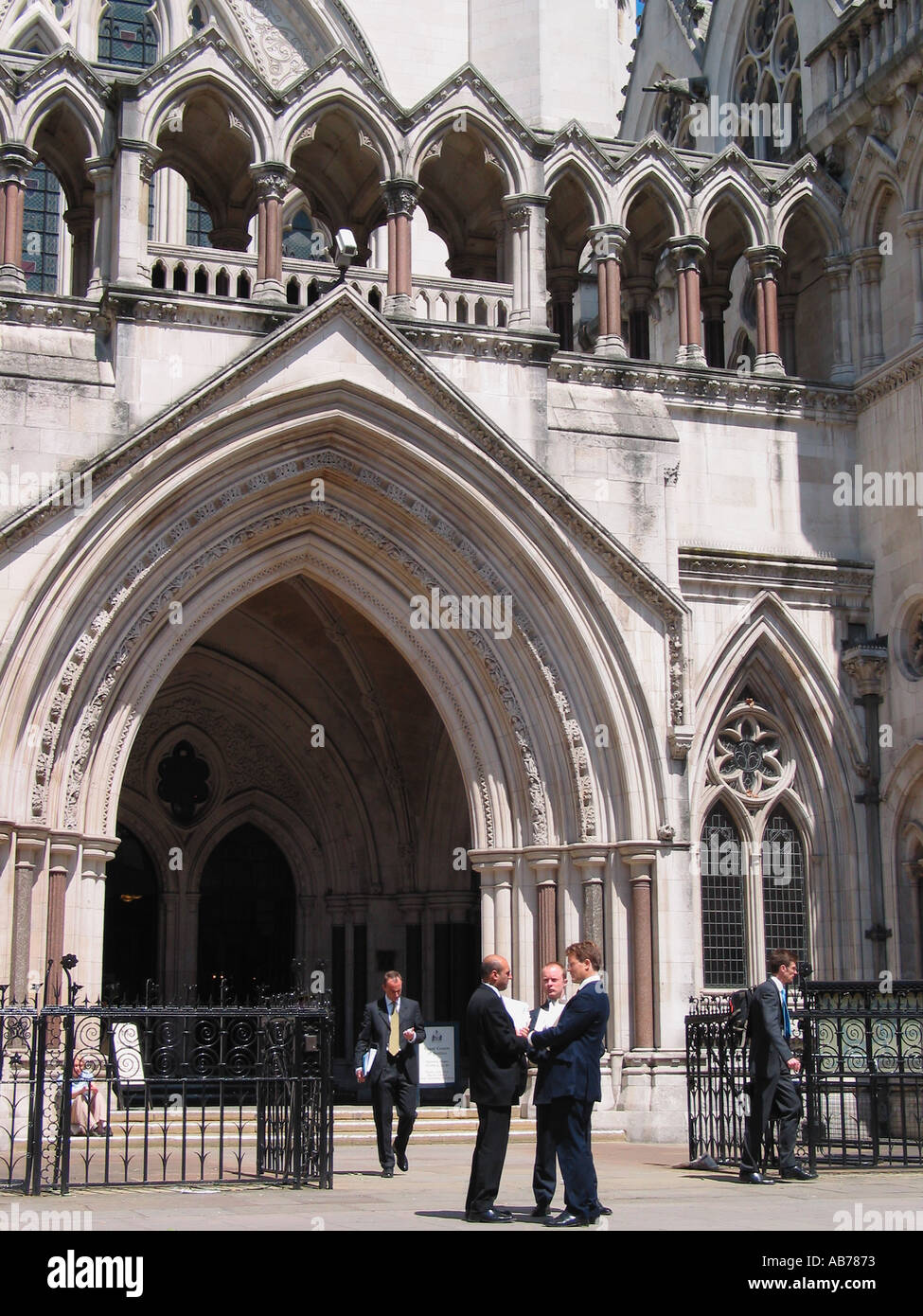 I Royal Courts of Justice, noti anche come The Law Courts, Strand, Holborn, Londra, Inghilterra, Regno Unito Foto Stock