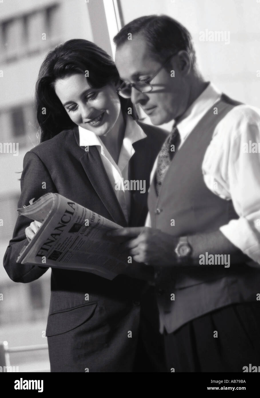 La gente di affari la lettura Foto Stock