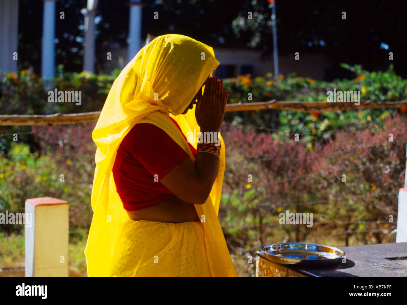 Ganga Talao Grand Bassin Maurizio donna pregando nel tempio indù Foto Stock