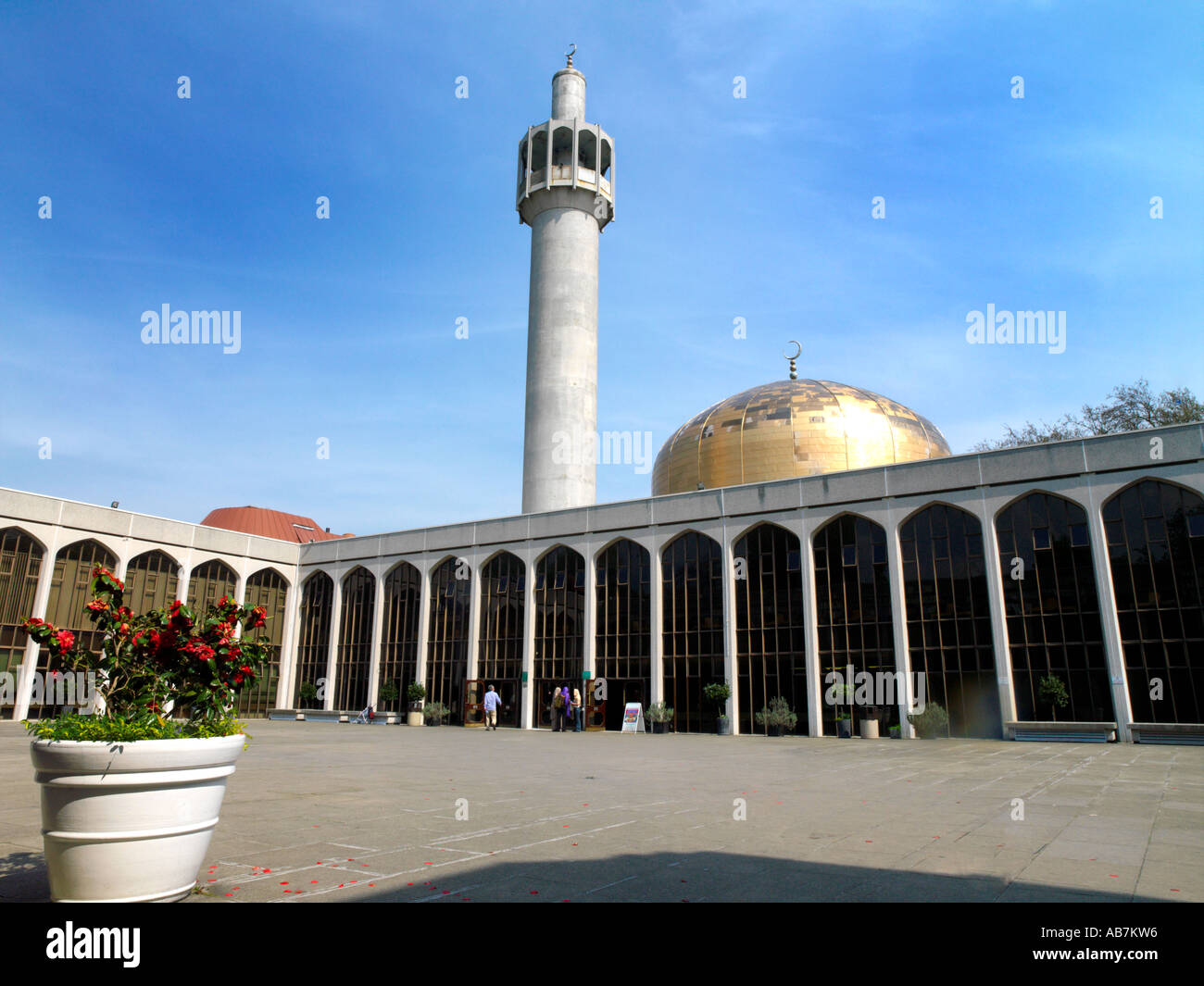 Regents Park Londra Inghilterra Londra Moschea centrale esterno da cortile Foto Stock