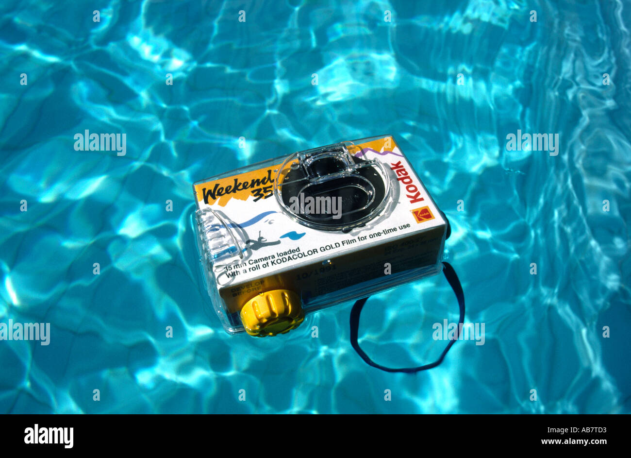 Fotografia Kodak Weekend 35 fotocamera impermeabile galleggiante in piscina Foto Stock