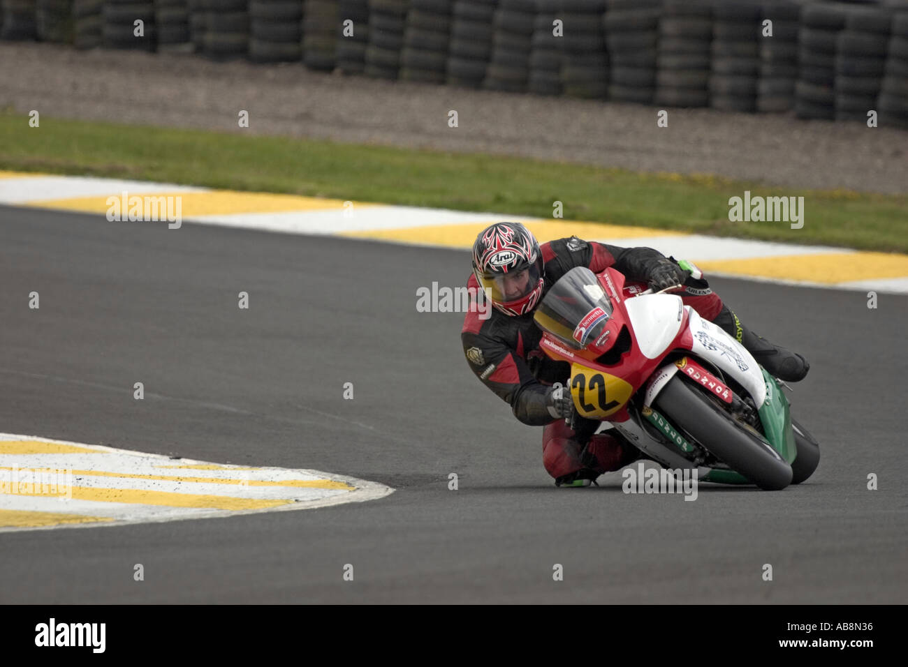 Michael Pensavelle equitazione per MP Racing Team a Scottish round del British Superbike 2005 Foto Stock