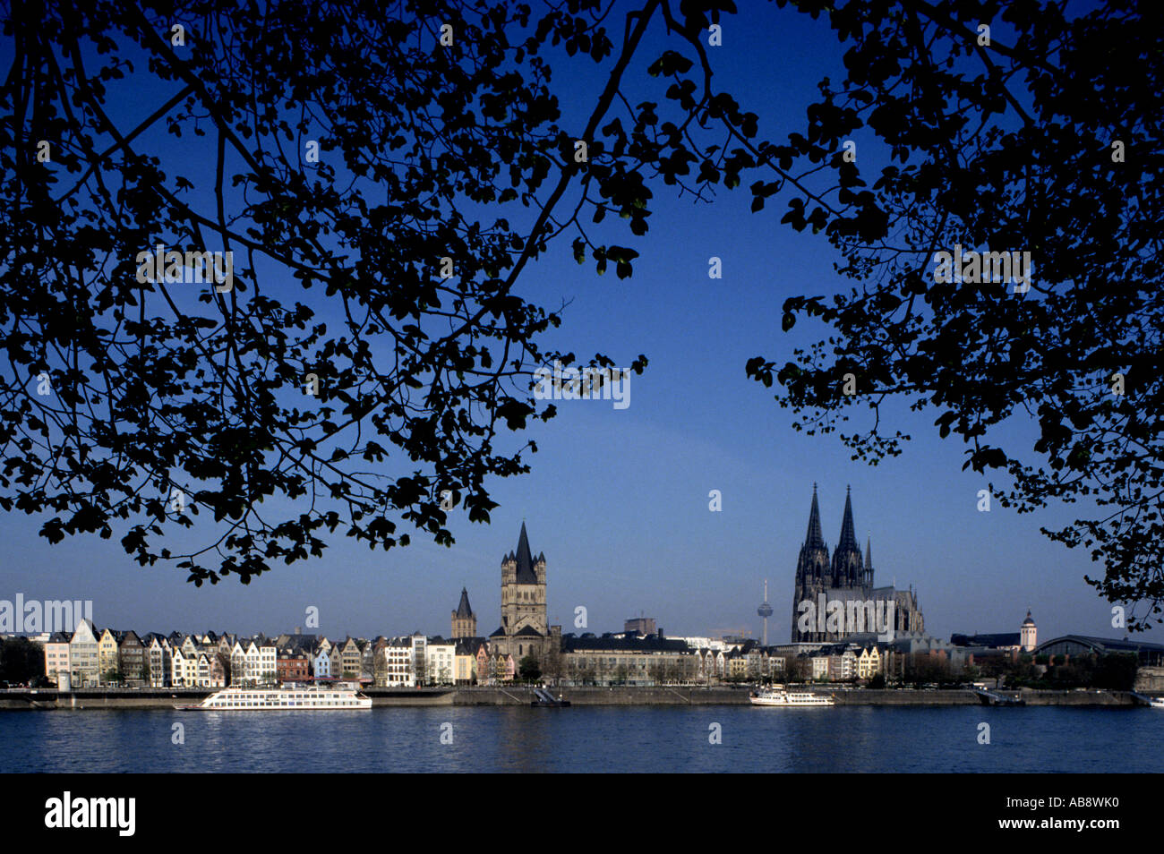 Koln Westfalia fiume Reno Germania città tedesca Foto Stock