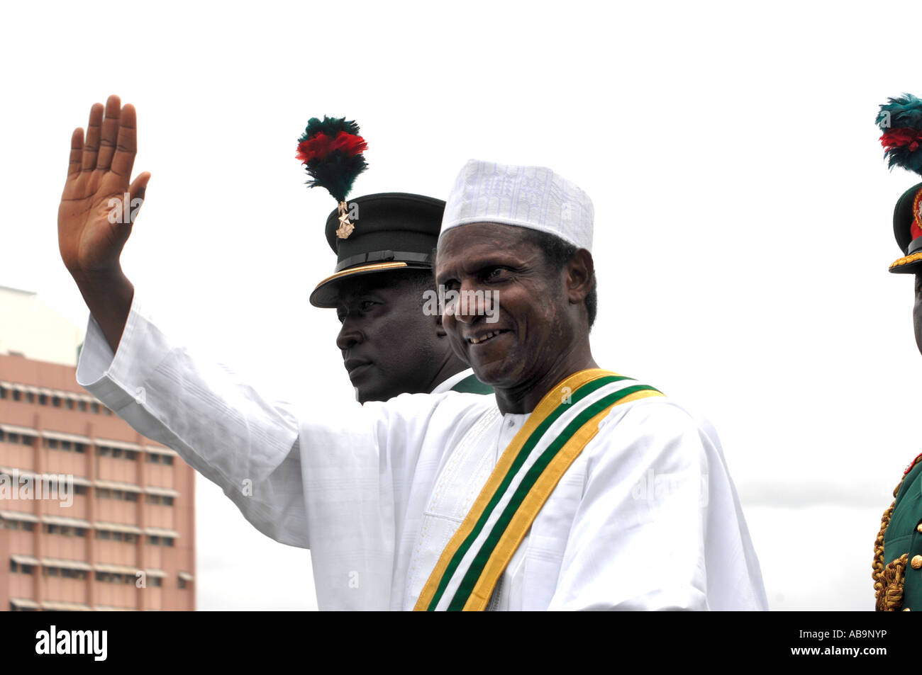 Umaru Musa Yar Adua nel giorno del suo insediamento come nuovo Presidente della Nigeria Foto Stock