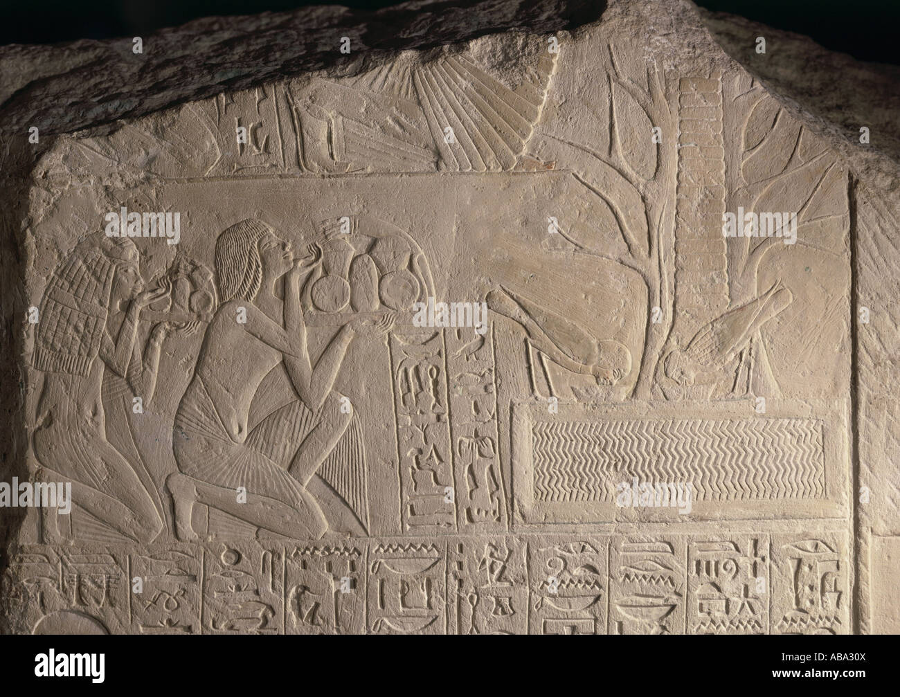 Geografia/viaggio, Egitto, religione, Nebmehi e sua moglie che ricevono il rifacimento da parte della dea dell'albero, gli uccelli dell'anima dei suoi genitori, rilievo, calcare, tomba di Imen-en-inet, Saqqara, circa 1300 a.C., dinastia 18th, collezione statale di arte egiziana, Monaco, nuovo Regno, mondo antico, Immeneninet, Ba, storico, storico, mondo antico, donna, donne, donne, donne, Foto Stock