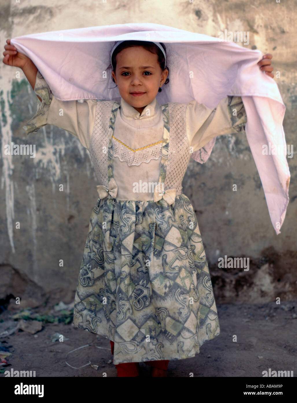 Yemen Sanaa bambina Foto Stock