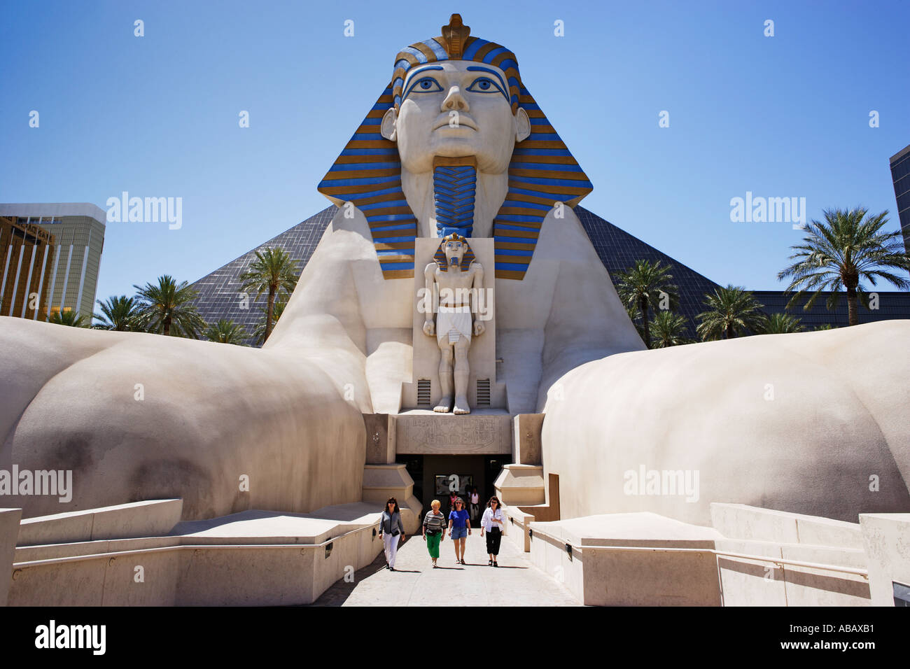 Las Vegas Luxor Hotel Casino Sphinx e piramide Foto Stock