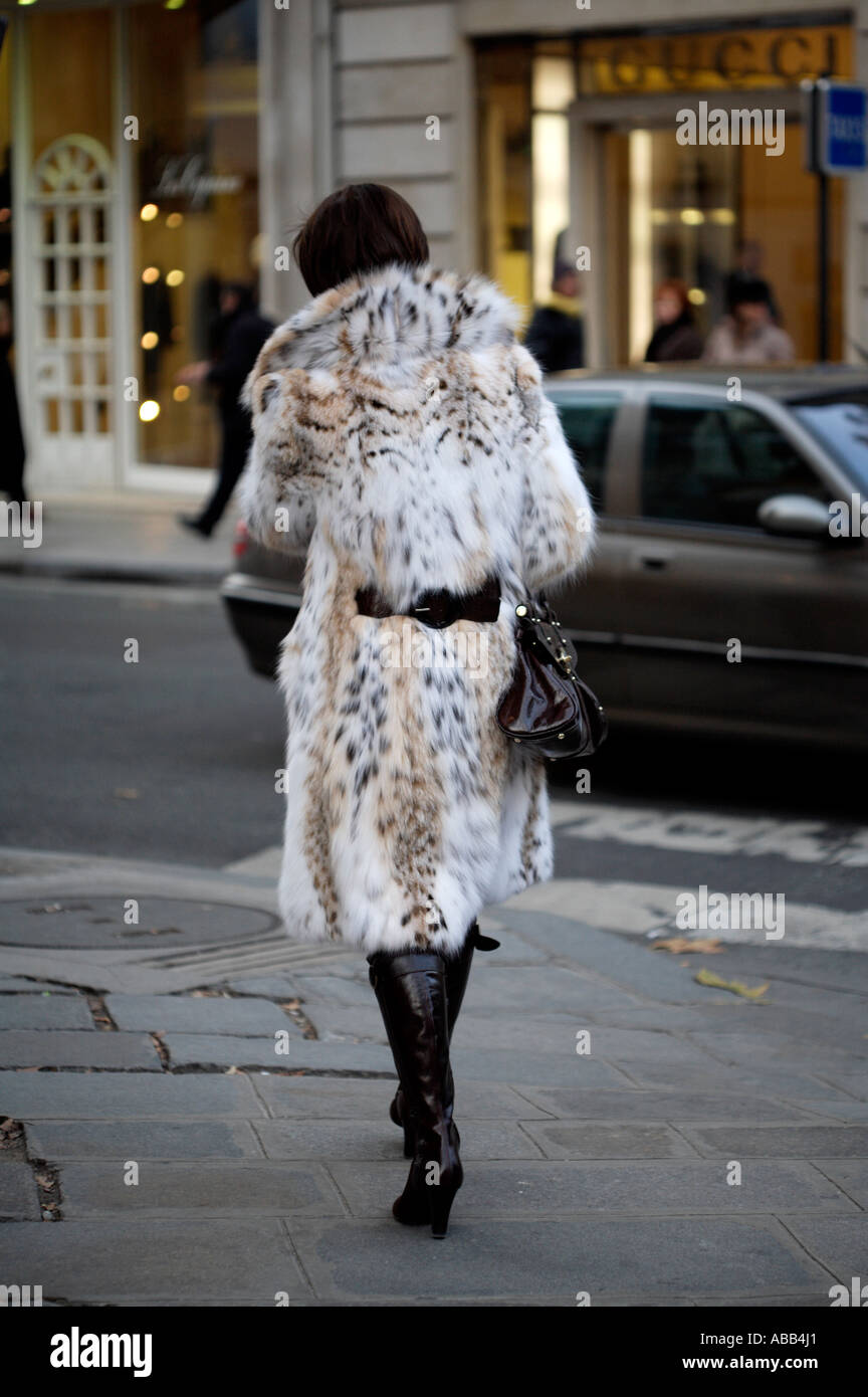 Parigi, signora in pelliccia Foto Stock