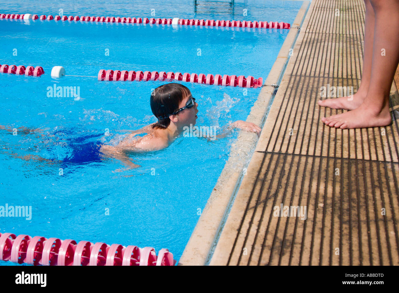 Scolaro nuoto Foto Stock