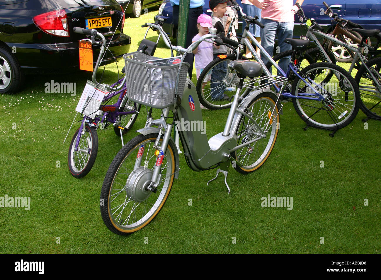 Azionata elettricamente il ciclo del pedale in occasione di una mostra Foto Stock
