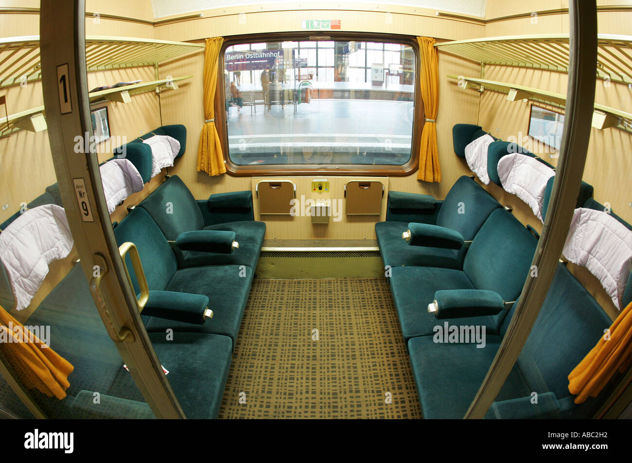 Cabina vuota in un Eurocity treno, Germania Foto Stock