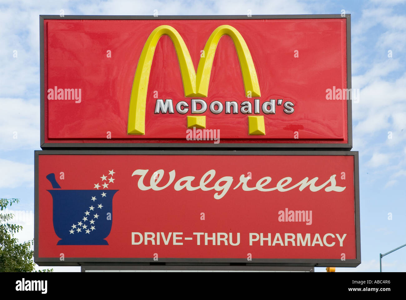 McDonalds e Walgreens segni NEGLI STATI UNITI Foto Stock