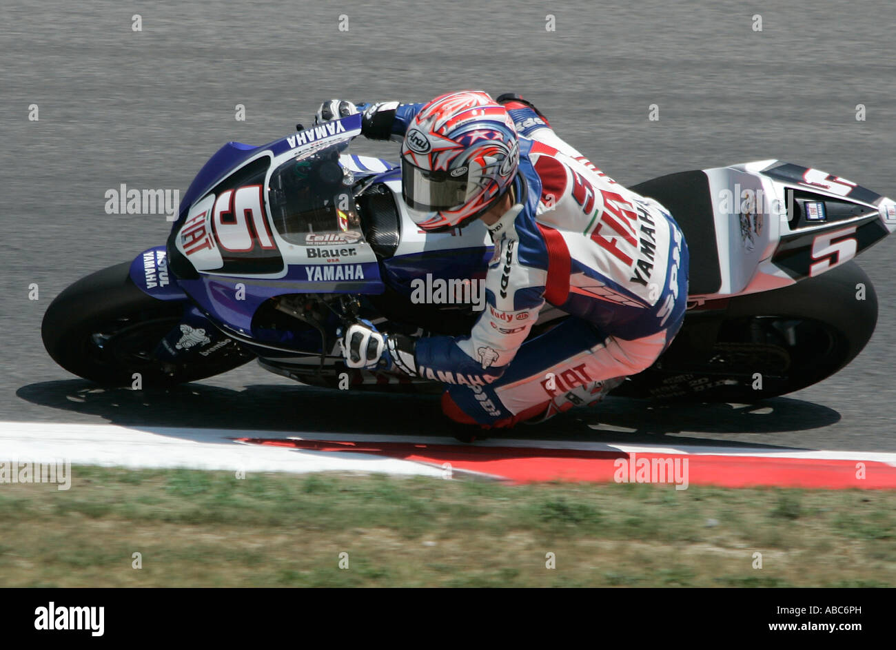 Colin Edwards in sella per il team Fiat Yamaha 2007 nella Catalogna Moto GP, Montmelo, Barcellona, Spagna Foto Stock