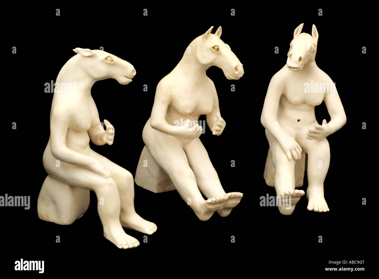 Scultura di cavallo equina lavoro ispirato essenza umanoide spirito oggetto tattile la vita organica modello di forza particolare curva di costruzione Foto Stock