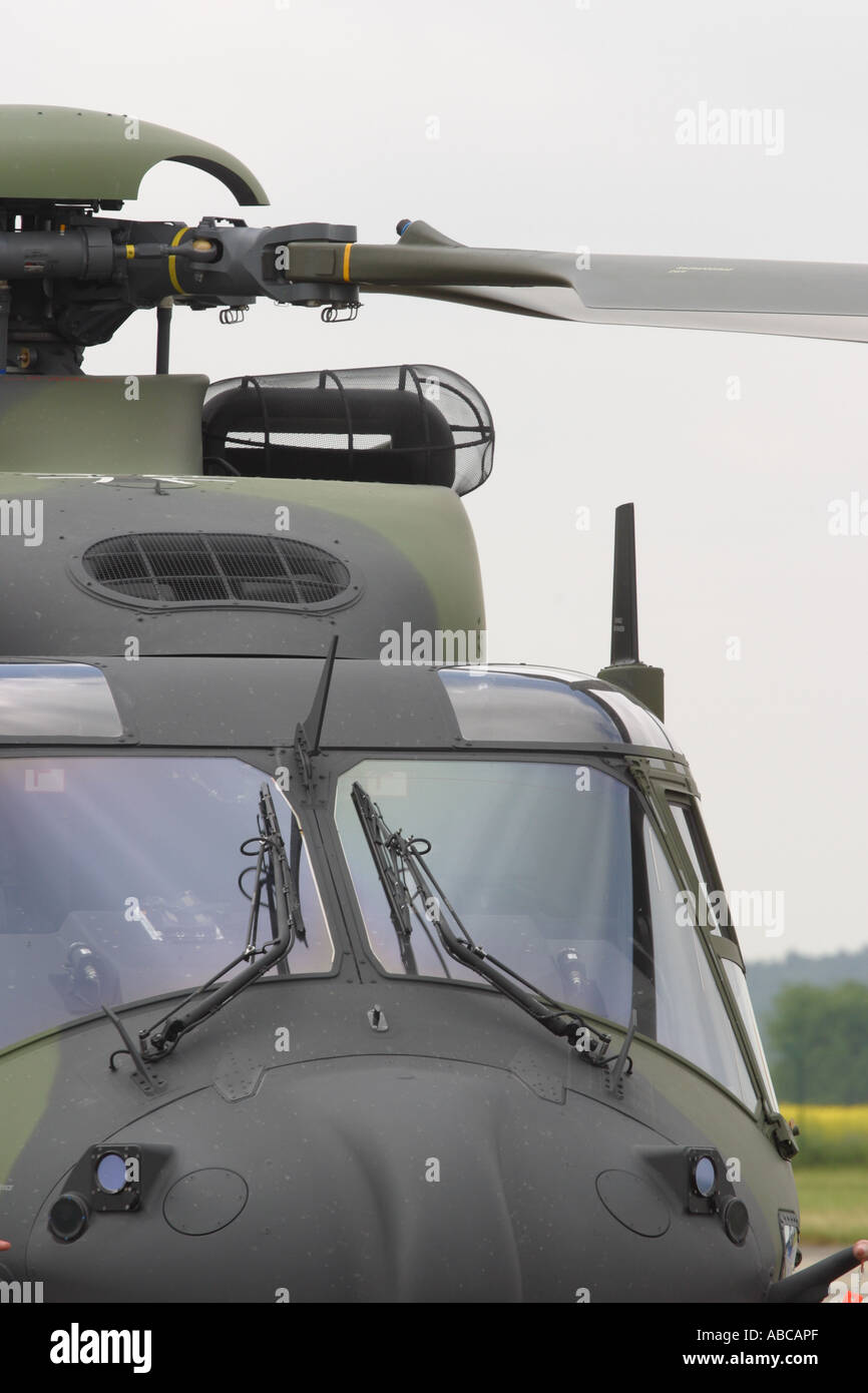 NH-90 elicottero militare cockpit e pale di rotore di NHI NH-90 troop transporter Foto Stock