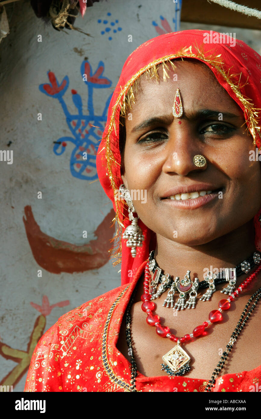 Ritratto di donna di Rajasthani Jaisalmer Rajasthan in India Foto Stock