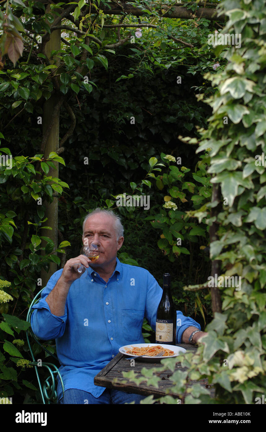 Foto da Jim Wileman 28 06 2007 Rick Stein nella foto a casa in Padstow sulla costa nord della Cornovaglia Foto Stock