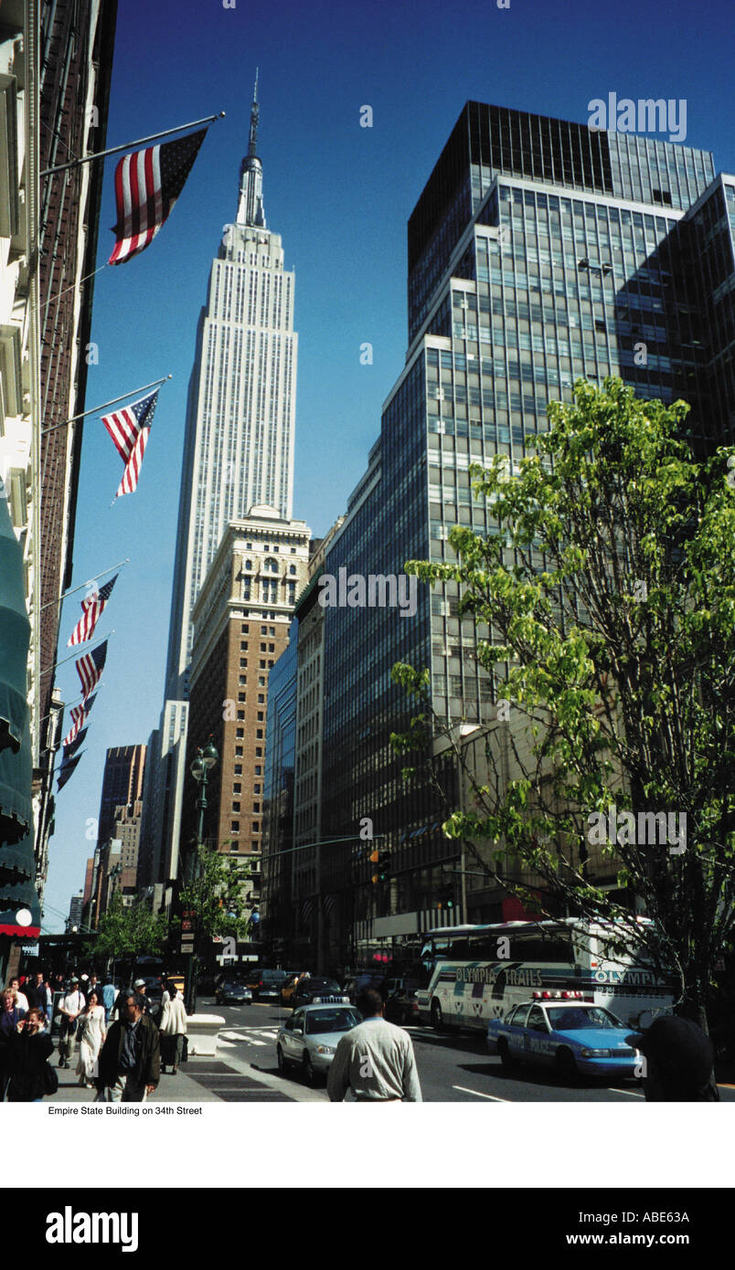 Empire State Building sulla 34th Street Foto Stock