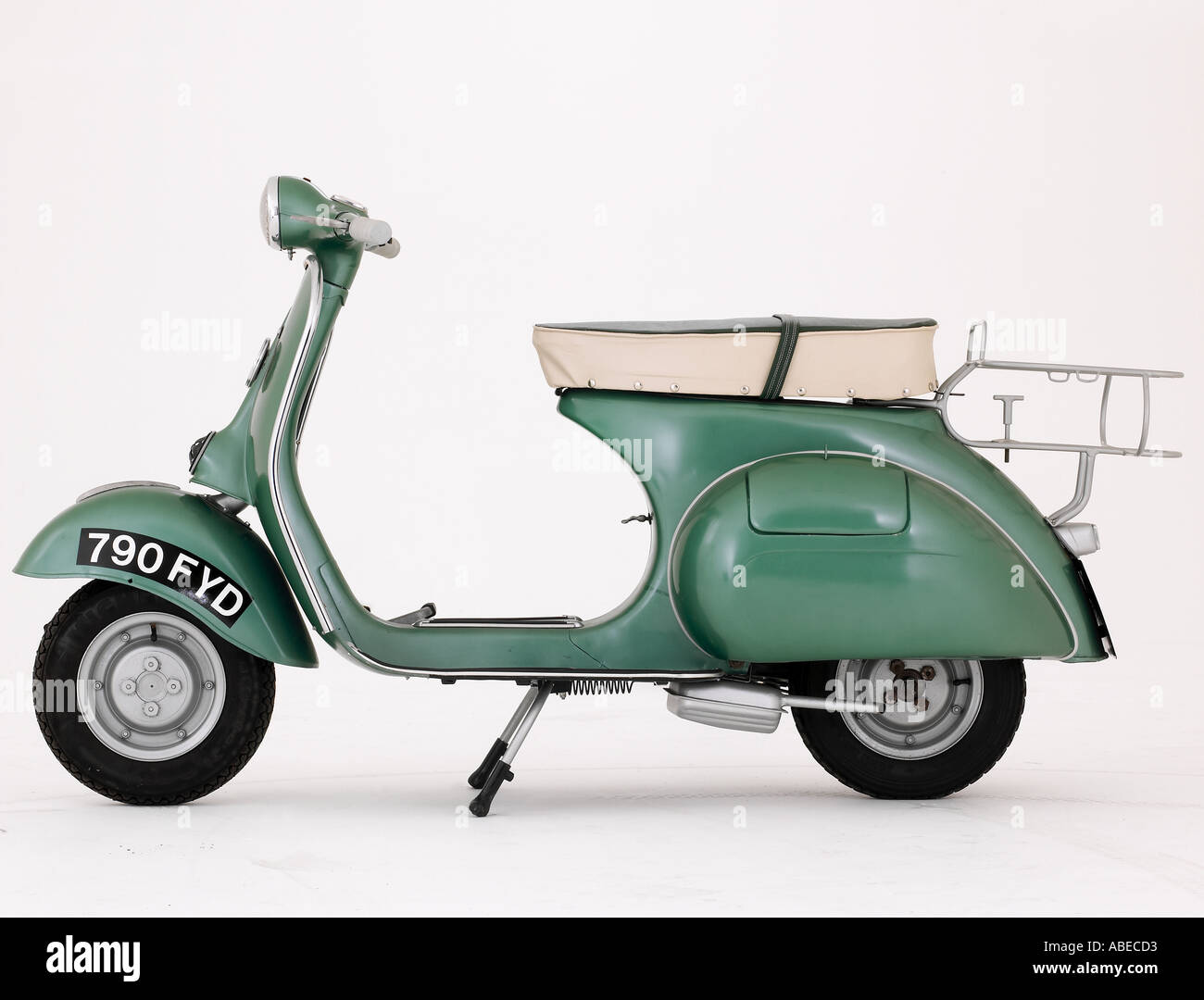 Vespa 1950 immagini e fotografie stock ad alta risoluzione - Alamy