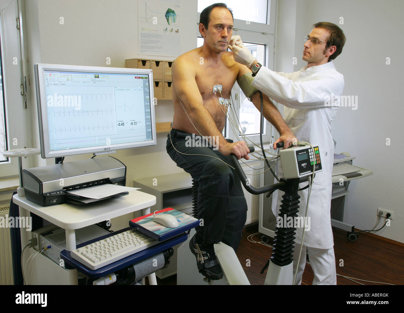 Germania, Colonia, specialista in cardiologia, elettrocardiografo, cardiogram Foto Stock