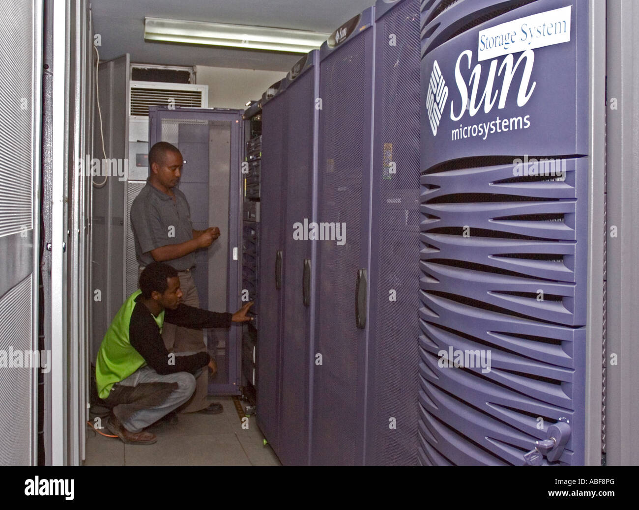 Tecnico di telefonia e telecomunicazioni etiope Autorità, Addis Abeba, Etiopia Foto Stock