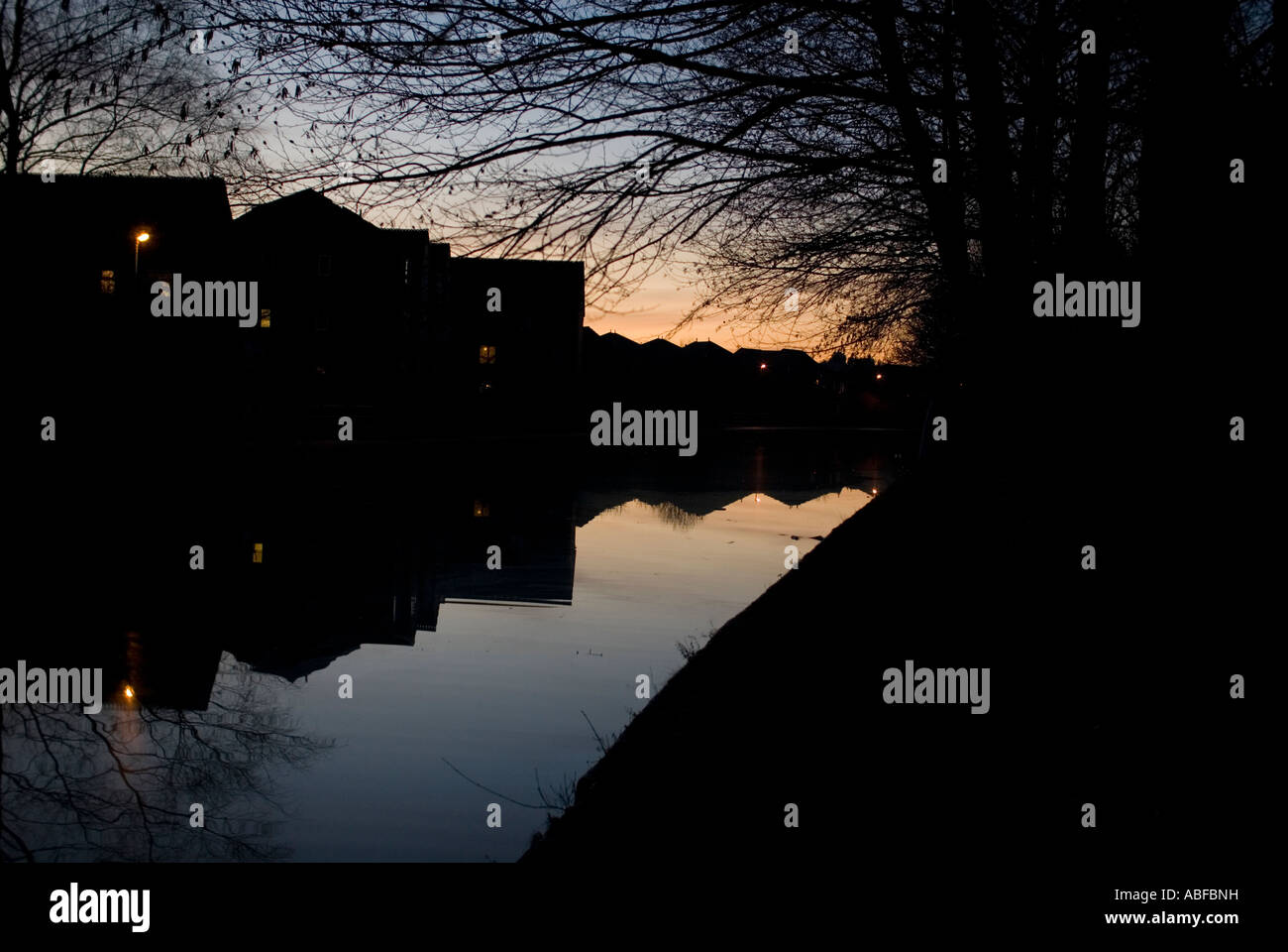 Opinioni su canali nel west midlands vicino a Dudley port canali sono stati la spina dorsale dei trasporti del Regno Unito prima della stazione hanno Foto Stock