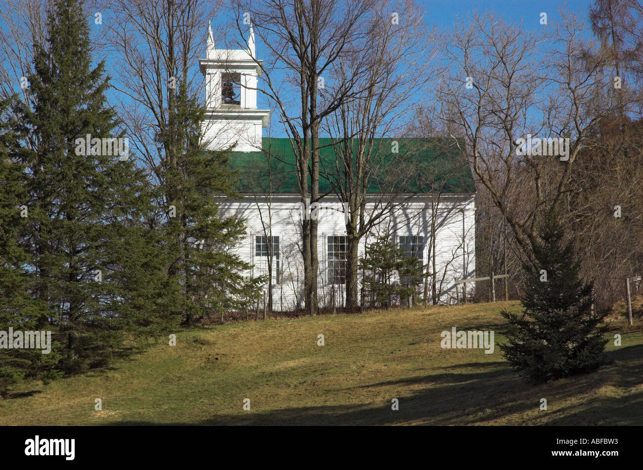 Una piccola chiesa di legno nei pressi del villaggio di Compton in Estrie, Québec Foto Stock