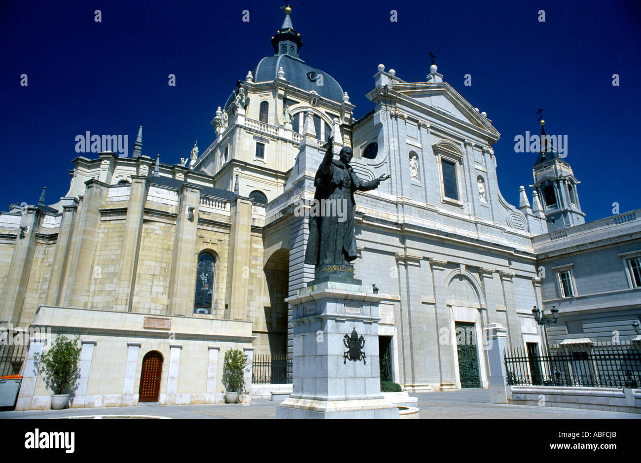 Madrid Spagna Cattedrale Senora de Al Nuestra Senora de la Almudena Foto Stock