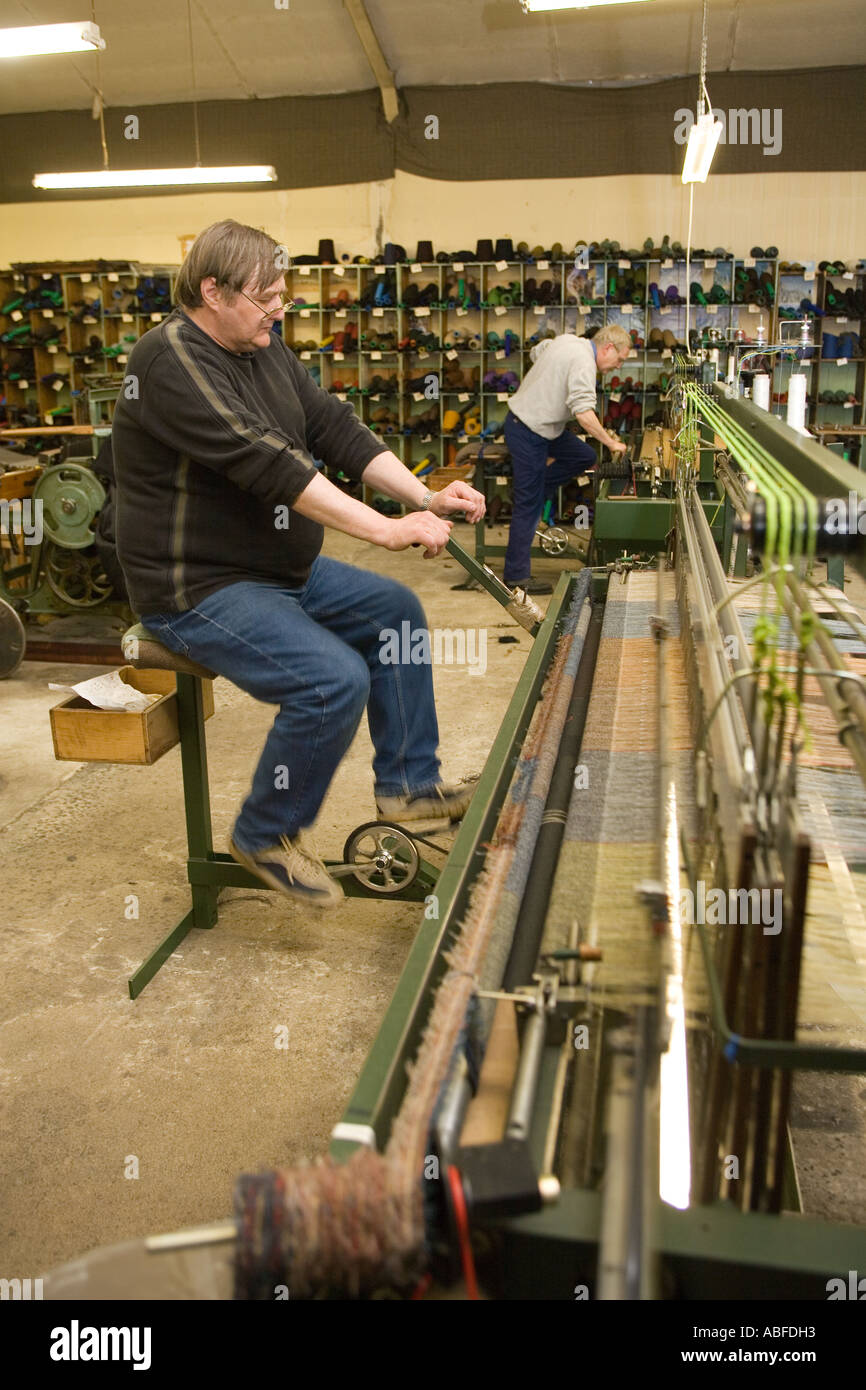 Regno Unito Scozia Western Isles Ebridi Esterne Lewis Stornoway Harris Tweed handweaving test pezzi di stoffa Foto Stock