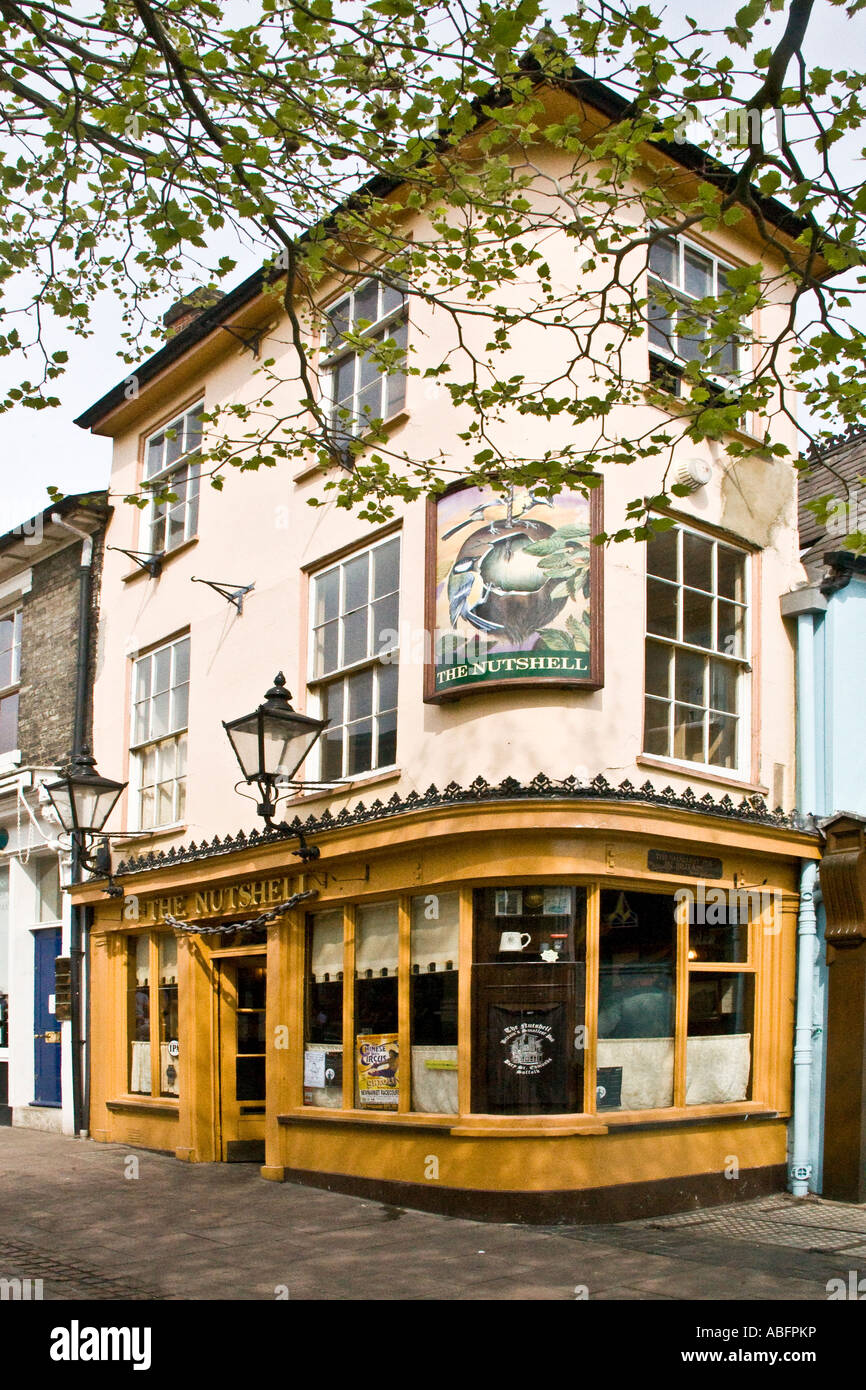 Il Breve public house, Bury St Edmunds Suffolk. La più piccola casa pubblica nel Regno Unito Foto Stock