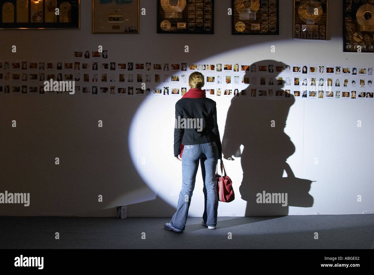 Scene editoriale a Photokina 2004 autunno a Colonia Germania Foto Stock