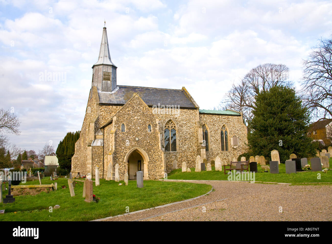 Villaggio Chiesa e cimitero di Hellesdon, Norfolk Foto Stock