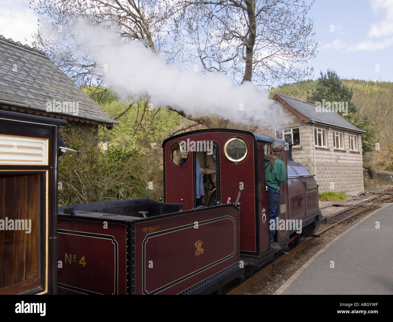 Motore a vapore "Palmerston' immissione Tan-y-Bwlch stazione sul patrimonio a scartamento ridotto Ffestiniog Railway Foto Stock