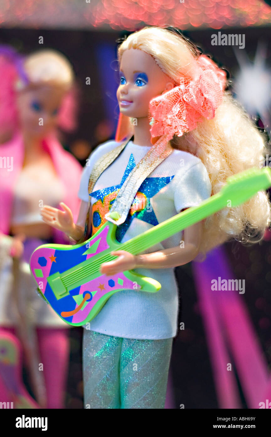 Chitarrista Rock Star Barbie 1986 Mattel Barbie fashion doll Foto stock -  Alamy