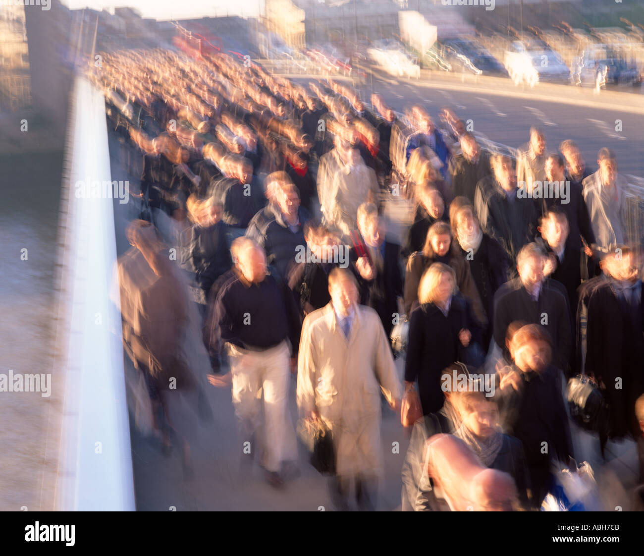 Pendolari a piedi a lavorare Londra Foto Stock
