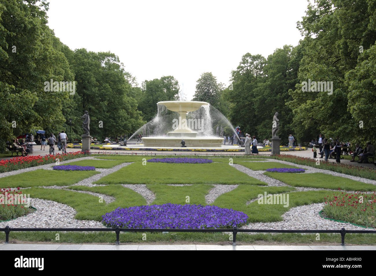 Fontana nel Giardino Sassone Ogrod Saski centro di Varsavia Polonia orientale Foto Stock