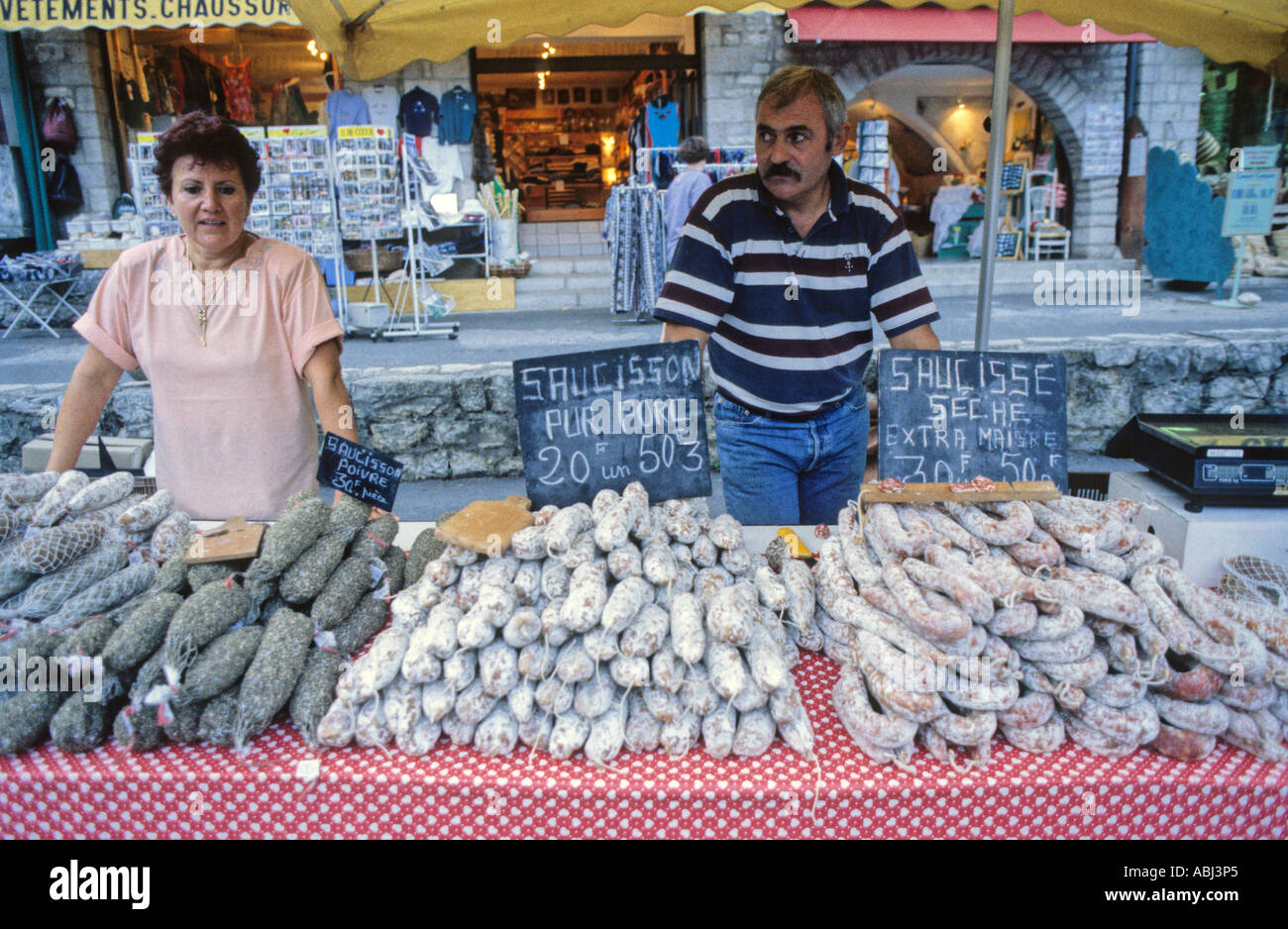 Pressione di stallo di salsiccia, Sainte Enimie, Lozère, Languedoc-Rousillon, Francia Foto Stock