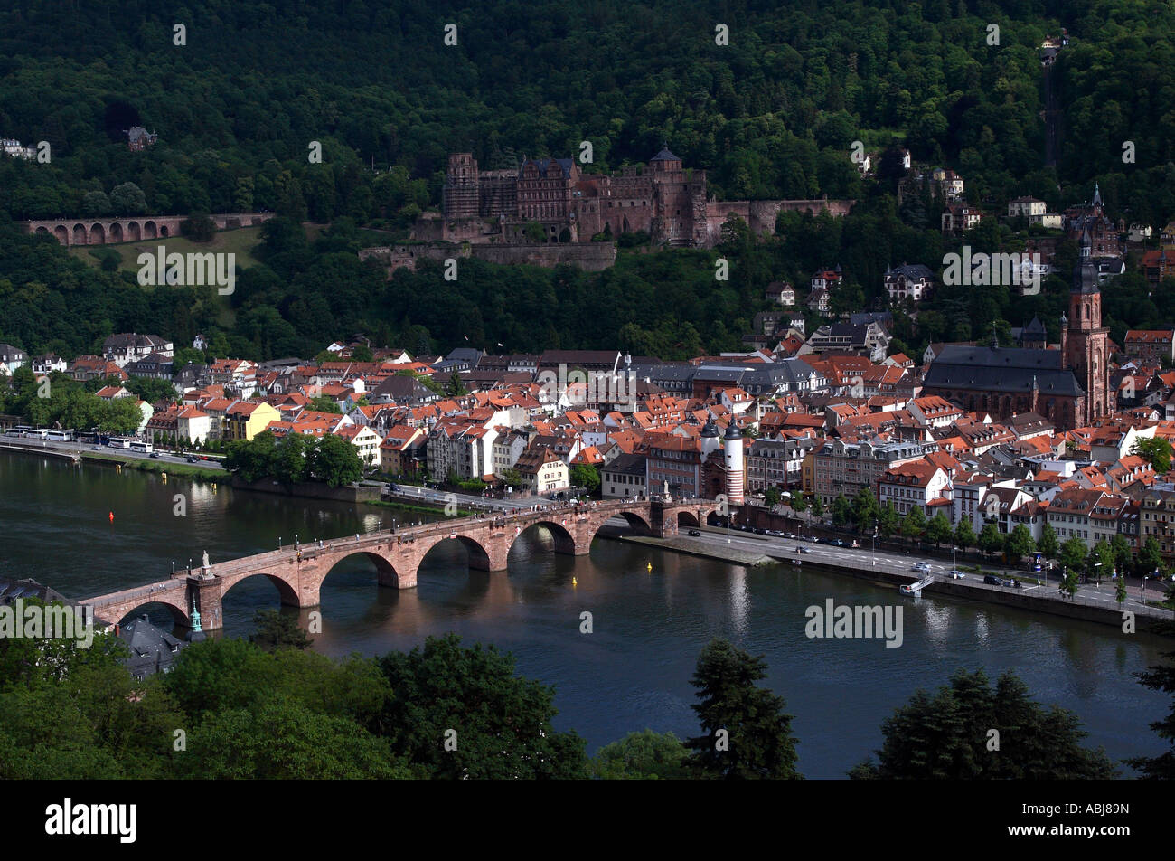 Lo storico castello e la città di Heidelberg in Germania Foto Stock