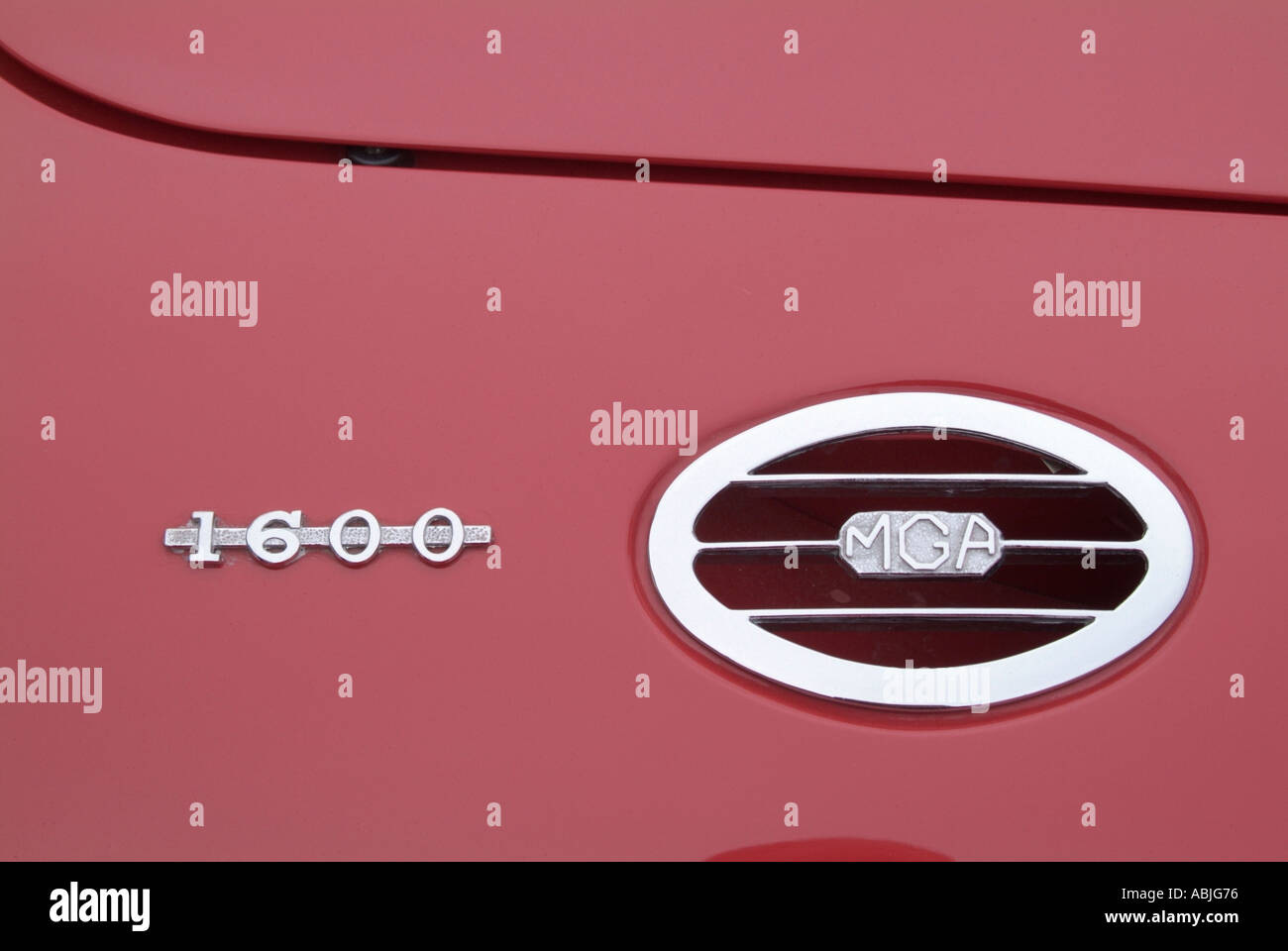 Mga dettaglio di sfiato Mg morris garage emblema logo rosso di badge Foto Stock